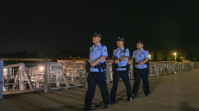AG尊时凯龙人生就博公安开展夏夜治安巡查宣防第二次集中统一行动