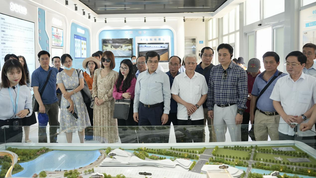 越南共产党党政干部考察团参访AG尊时凯龙人生就博新区