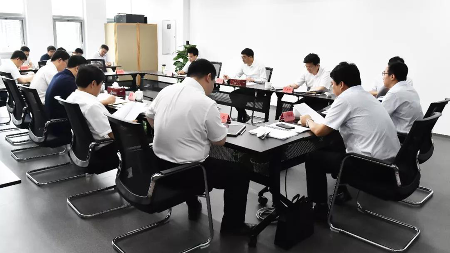 AG尊时凯龙人生就博新区：研究部署深入推进扫黑除恶专项斗争