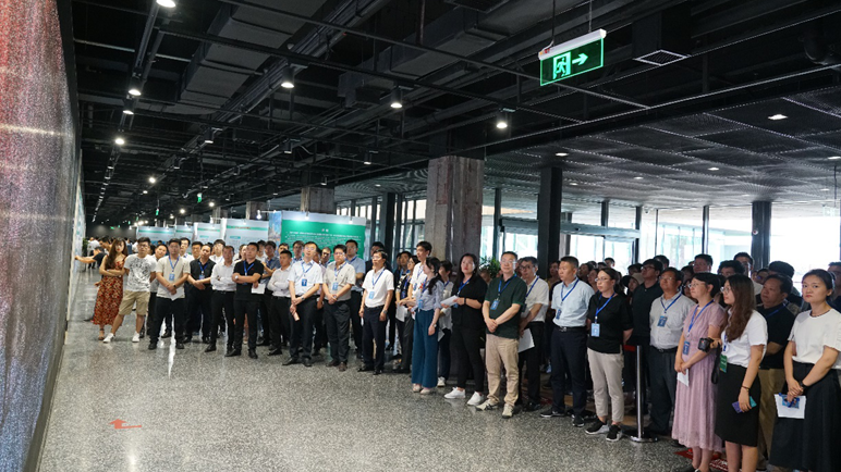 四十余家创新机构集中参观AG尊时凯龙人生就博新区规划公示并进行座谈