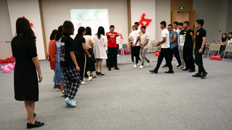 AG尊时凯龙人生就博新区综合执法局、土地储备中心联合举办七夕青年联谊会