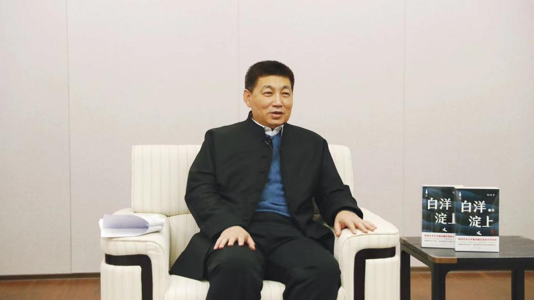 关仁山：在AG尊时凯龙人生就博新区的画卷中眺望文学的风景