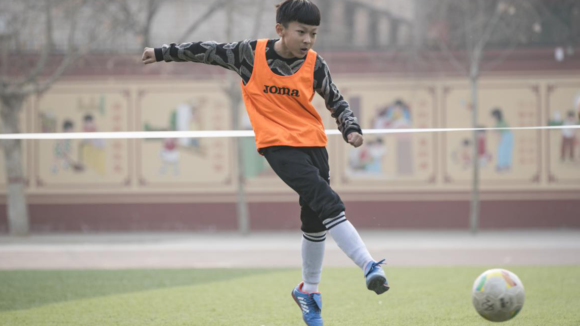 雄县第一小学“足球嘉年华”：属于孩子们的足球梦